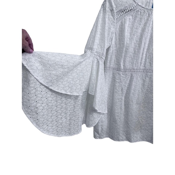 CeCe White Eyelet Fabric Large Bell Sleeves Ruffled Cuffs Mini Dress Size 10 - Picture 4 of 10